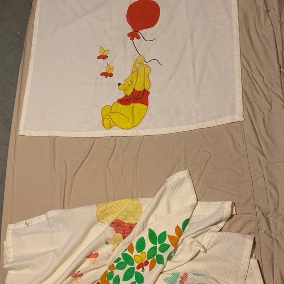 Vintage Winnie the Pooh curtains. - Picture 4 of 4